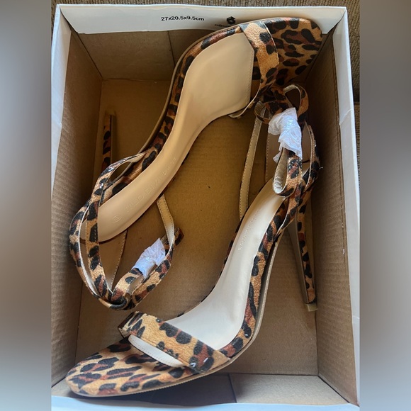 Wild Diva Shoes - Wild Diva, Leopard print, Size 8, 4 inch stiletto heels, brand new